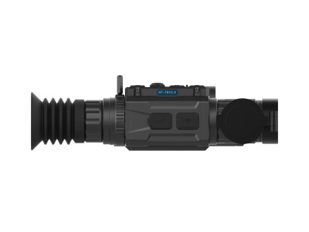 Цифровой прицел Sytong HT-70 LRF V2: вид сбоку, маркировка HT-70V2.0 и закрытая крышка объектива